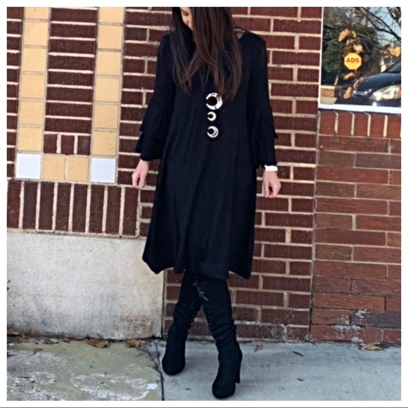 ✨LAST ONE✨Black bell sleeve loose fit dress - Picture 5 of 8